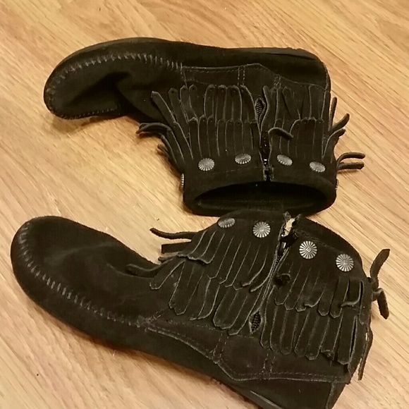 Moccasin - Picture 2 of 4